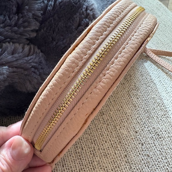 CHLOE, 💯 Authentic Pink Leather Logo Embossed Cosmetic Bag - Picture 12 of 16